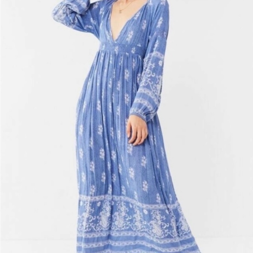 Elegant Blue Floral Maxi Dress